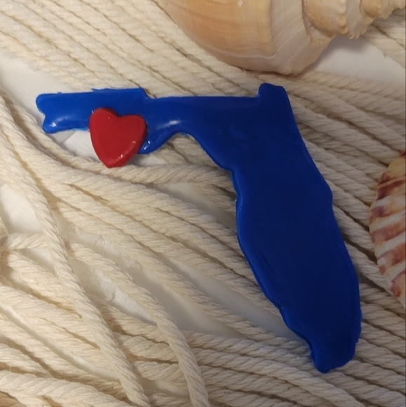 Magnetic - Picture 3 of 6